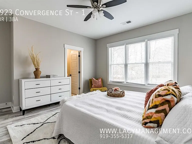 3923 Convergence St #1 — Photo 36