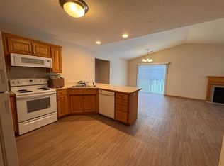 593 W 9th St #B, New Richmond, WI 54017