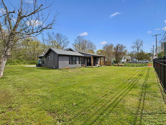 4th image of 4407 Bennett Rd