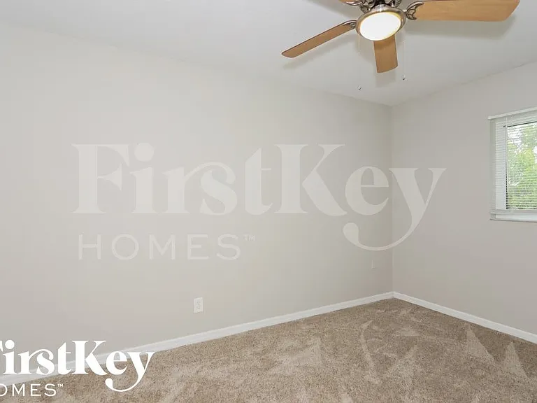 9217 Pomelo Rd E — Photo 12
