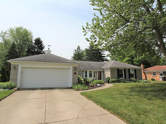 2nd image of 41955 Baintree Cir
