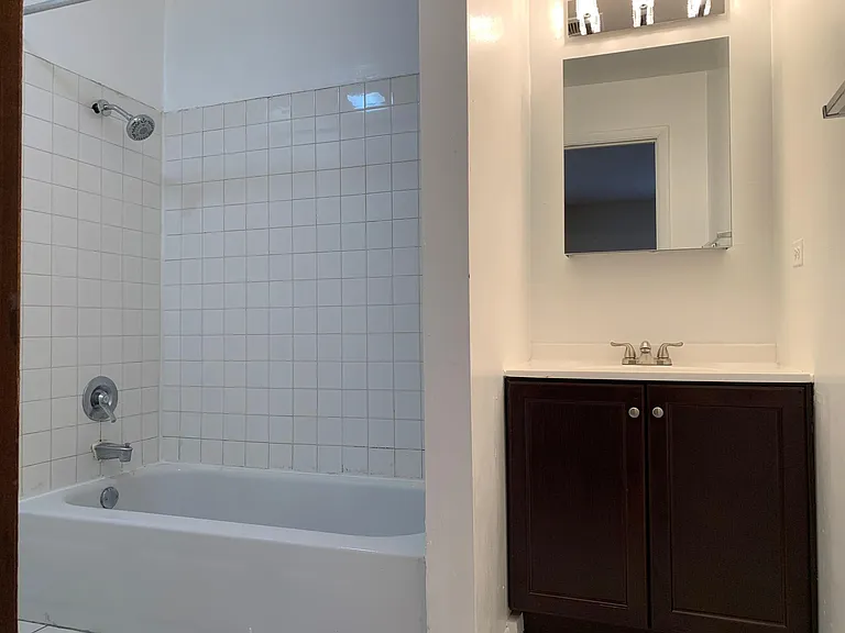 2921 N Sheffield Ave #2S — Photo 15