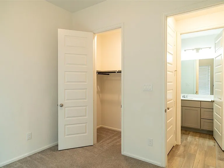 31410 Golden Cliffs Ln — Photo 21