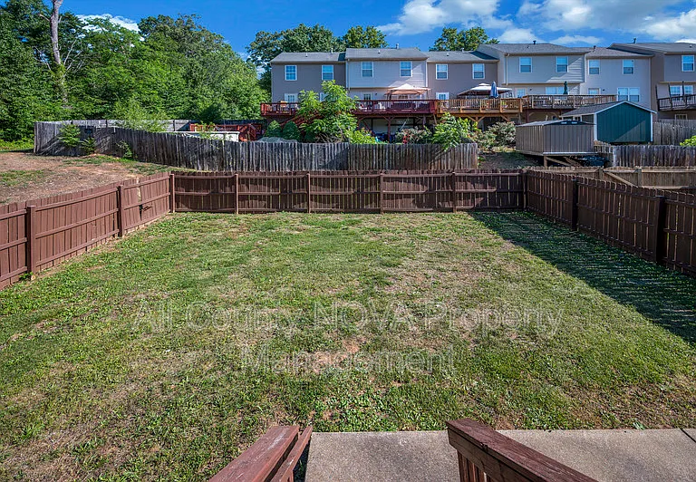 610 Kensington Dr — Photo 34
