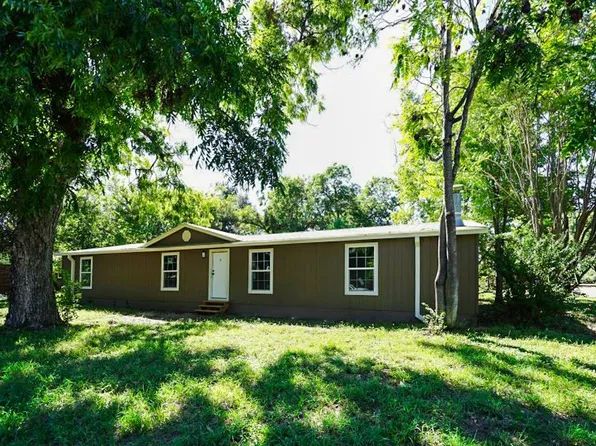 1106 N Central Ave, Cameron, TX 76520