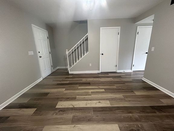 4th image of 940-702 Glenn St
