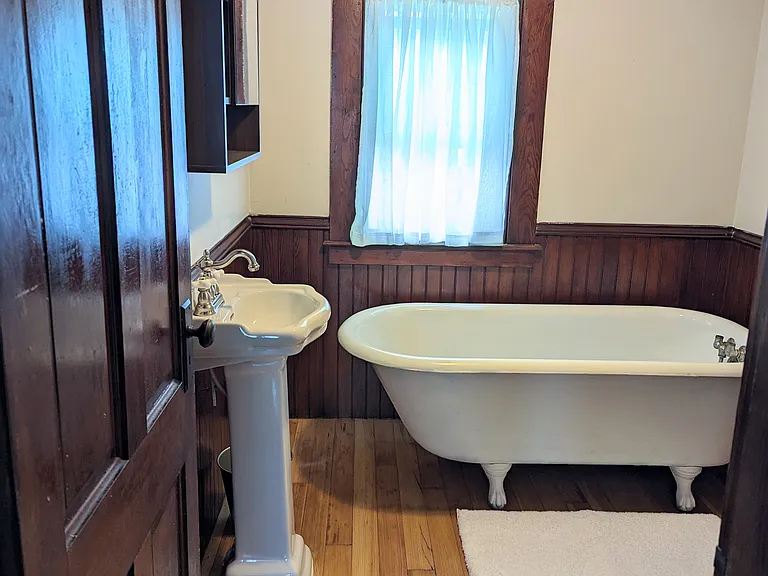 18 Wentworth Ave — Photo 24
