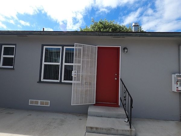 1st image of 170 Garrett Ave #1/2