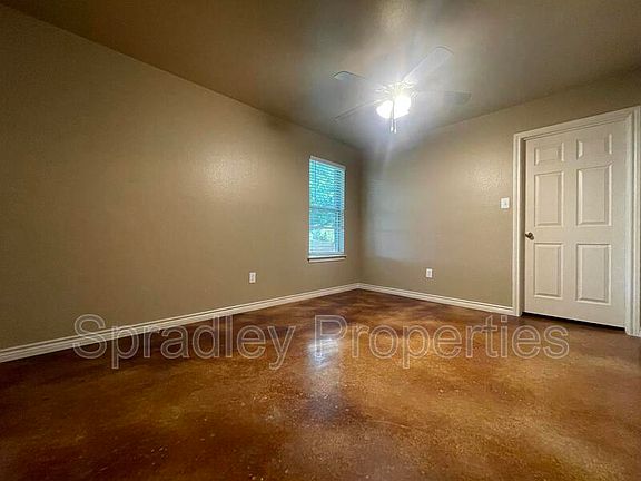 4th image of 1009B Bandera Ct