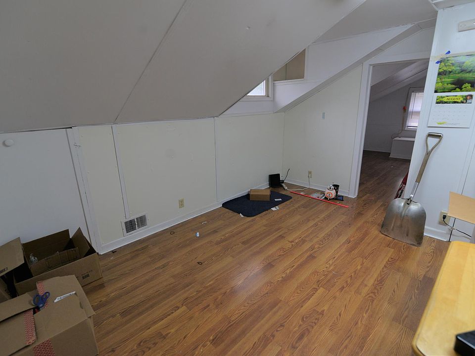 709 N Egan Ave APT 2, Madison, SD 57042 Zillow