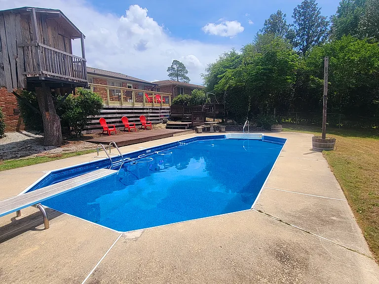 806 Greenwood Dr — Photo 8