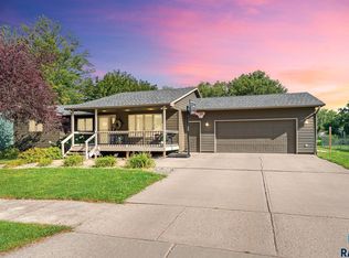 208 W Ramona St, Hartford, SD 57033