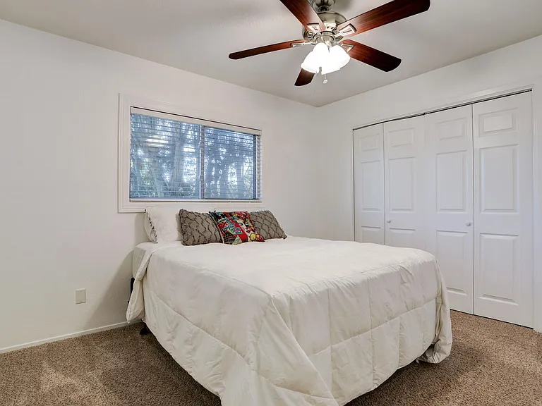 121 Misty Brook Ln — Photo 17