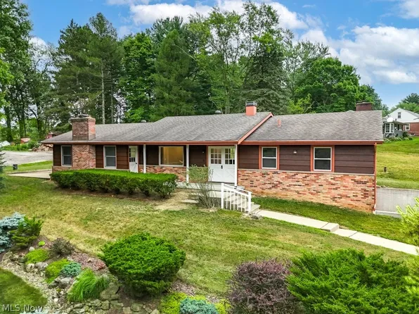 1747 Far View Rd, Akron, OH 44312