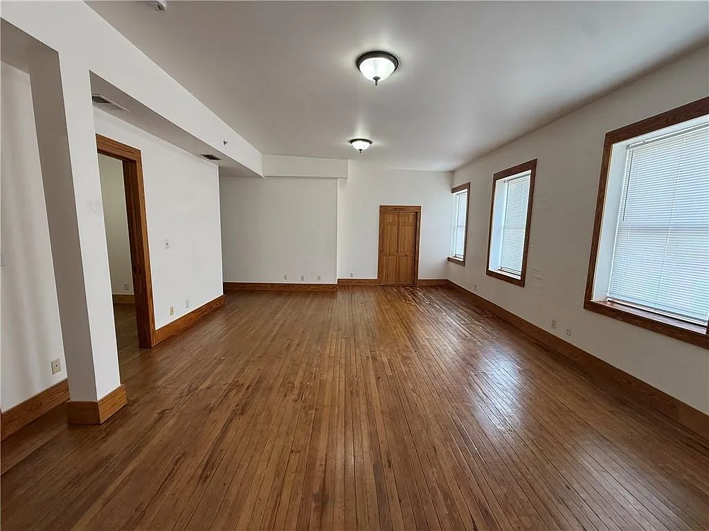 2 bed, 2.0 bath, 1200 sqft, $1,700 — Photo 4