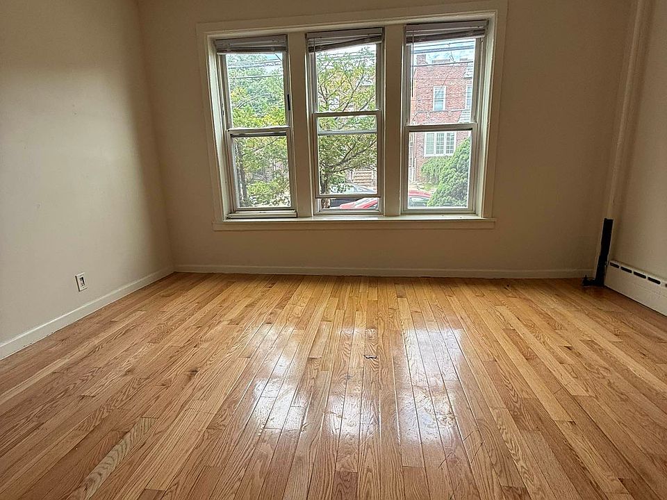 2nd image of 2915 200th St APT 1F