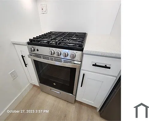 2 bed, 850 sqft, $2,300 — Photo 4
