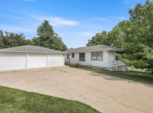 208 Jefferson St, Pella, IA 50219