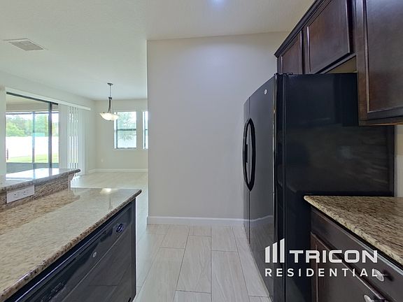 4th image of 913 La Terraza Ln