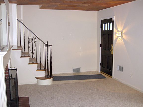 4th image of 1208 W Richmond St