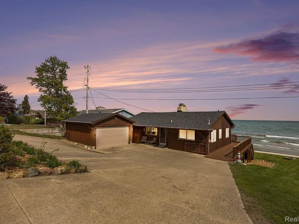 3944 Port Austin Rd, Caseville, MI 48725