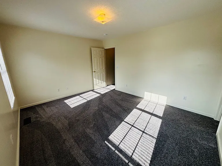 724 Park St — Photo 10