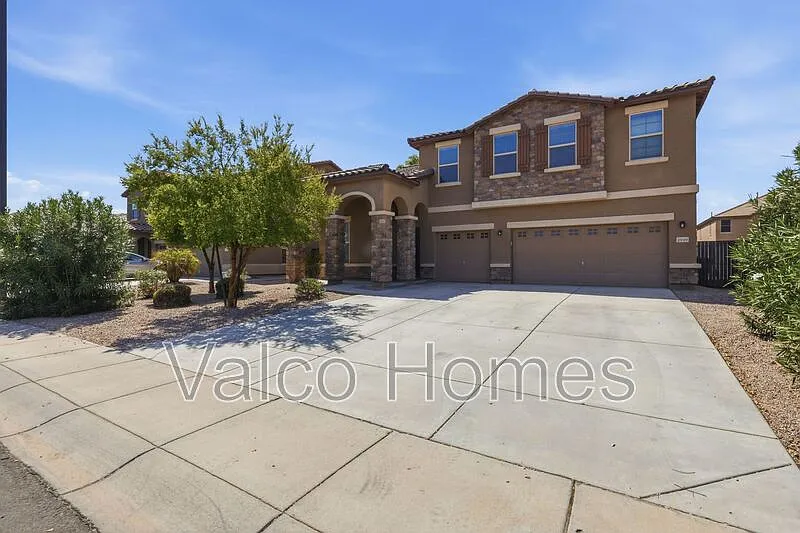 2949 E Isaiah Ave
