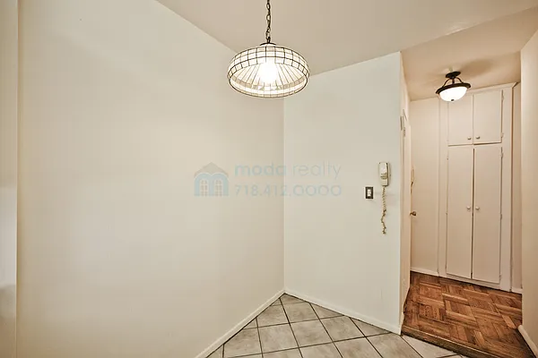 Sold by Moda Realty | media 1