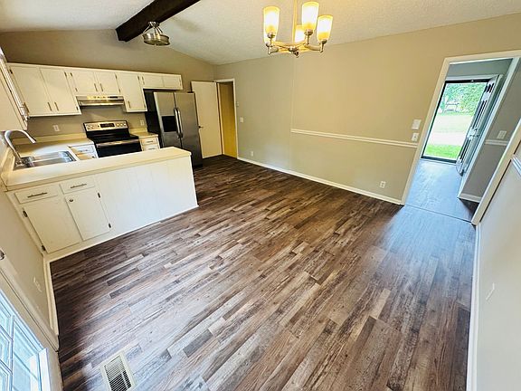 3rd image of 238 Sunny Acre Dr