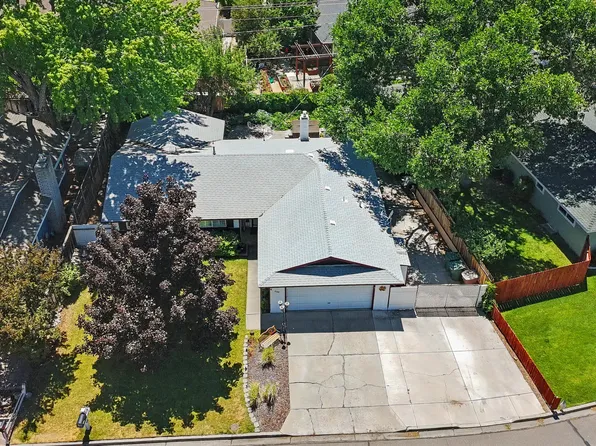 1548 Wildrose Dr, Minden, NV 89423