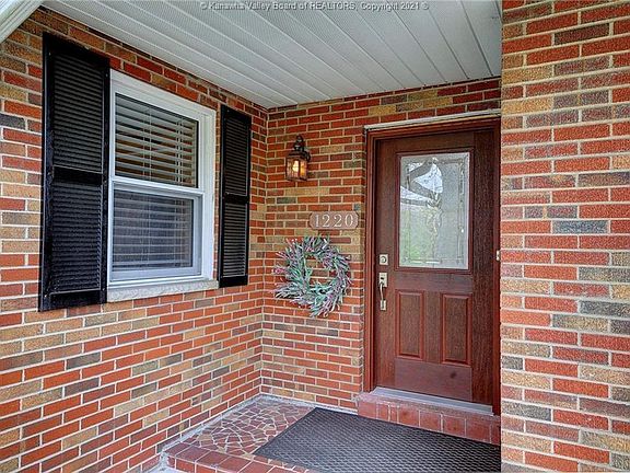 3rd image of 1220 Ellen Dr