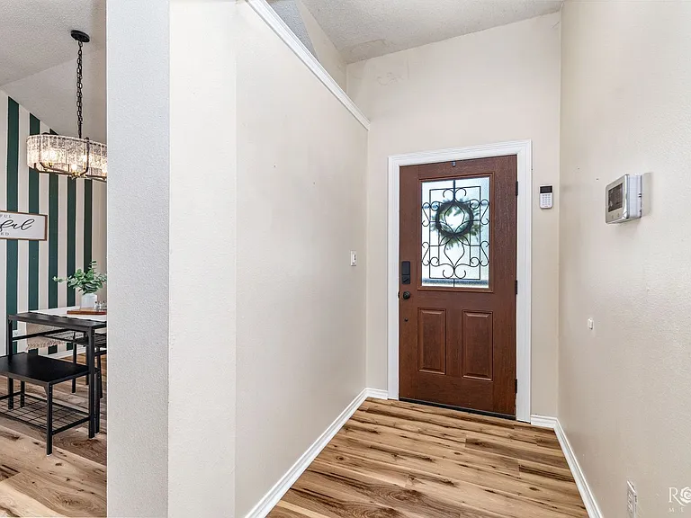 1724 Edmund Blvd — Photo 7