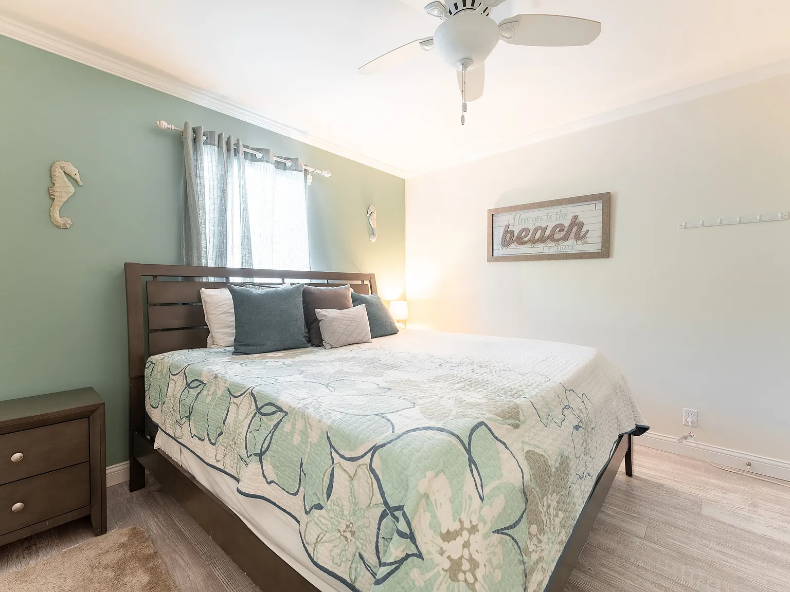 2 bed, 920 sqft, $2,500 — Photo 2