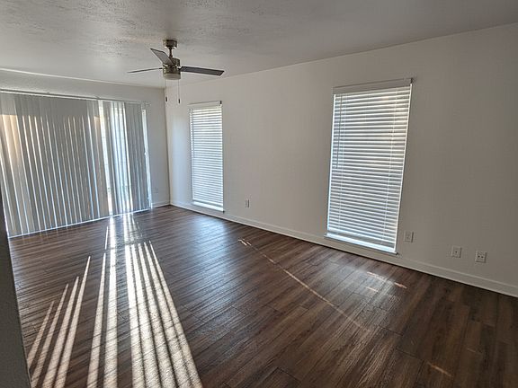 3rd image of 210 Trellis Pl