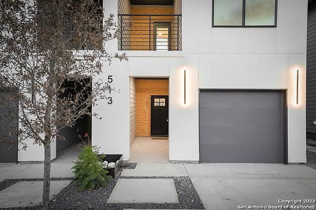 1st image of 513 S Olive St #1