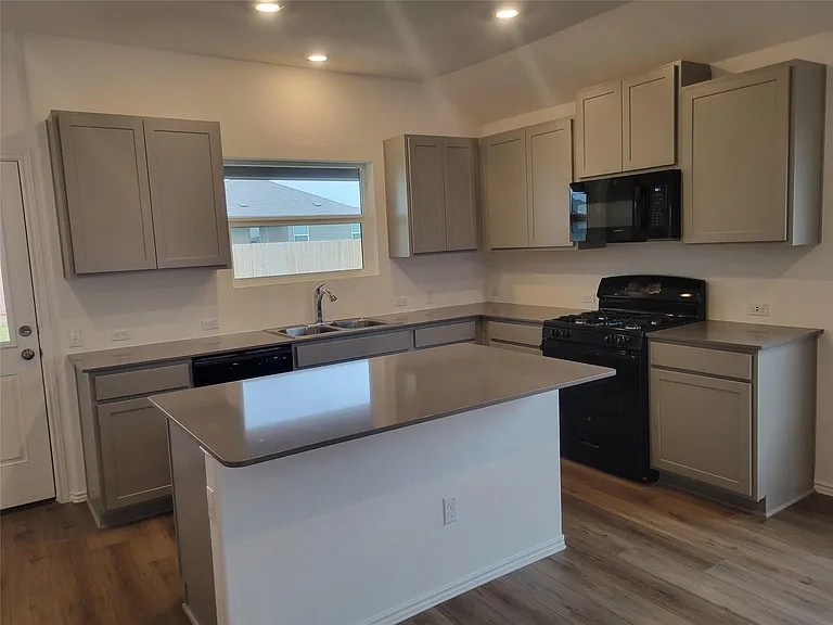 623 Waterway Ave — Photo 17