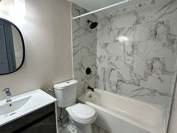 5th image of A100 Wells St #410