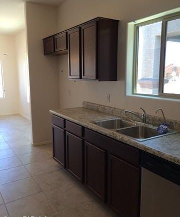 4th image of 8758 N Black Pine Dr