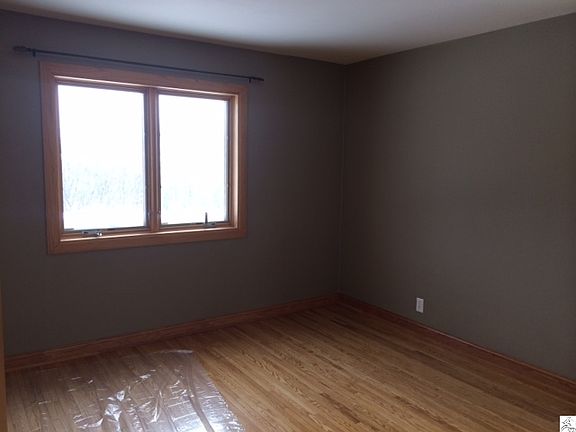 3rd image of 821 W Skyline Pkwy