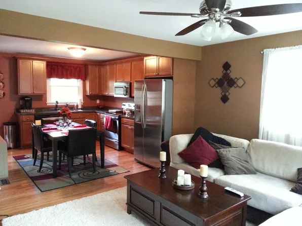 16 North Rd, Troy, NY 12180