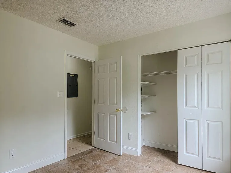 2708 Oak Park Ct — Photo 10