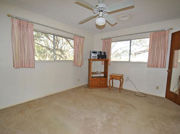 5th image of 169 Bob Moritz Dr