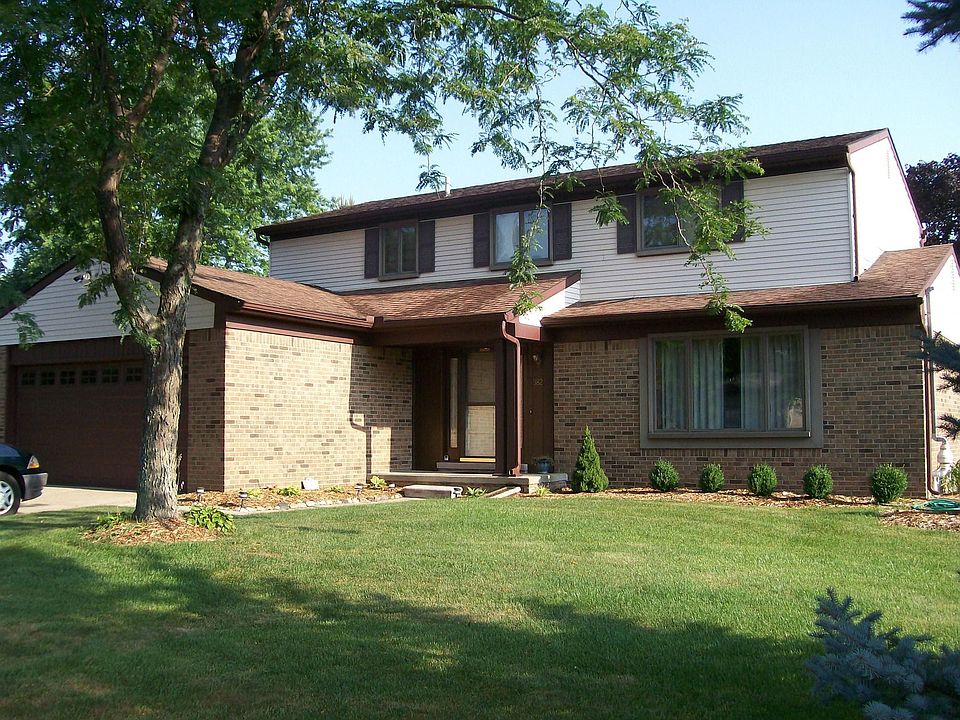 1st image of 382 Lexington Dr