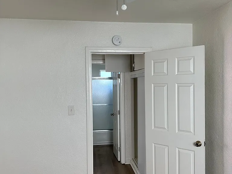 5055 1/2 Muir Ave #5055.5 — Photo 10