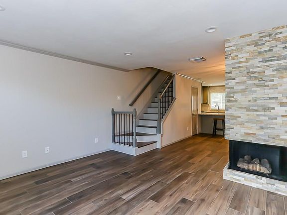 5th image of 2808 Grants Lake Blvd