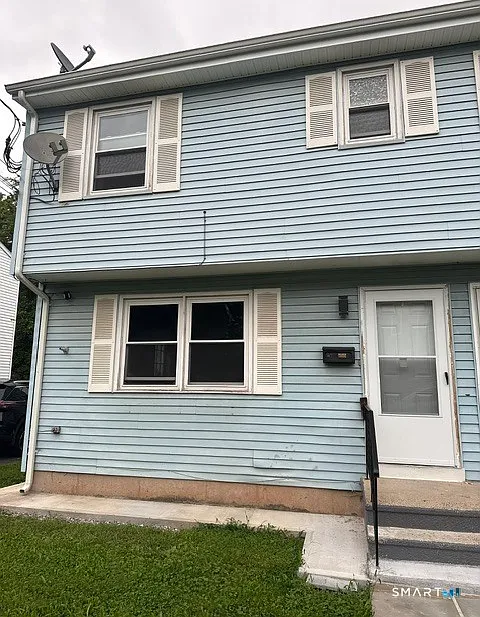 3 bed, 1.5 bath, 2128 sqft, $2,000 — Photo 1