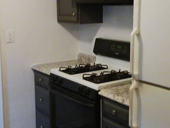 3rd image of 11920 227th St