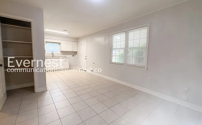 8304 Baldwyn Cv — Photo 9