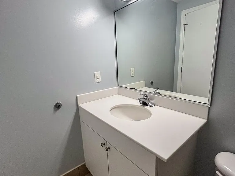 2515 SW 35th Pl #117 — Photo 24