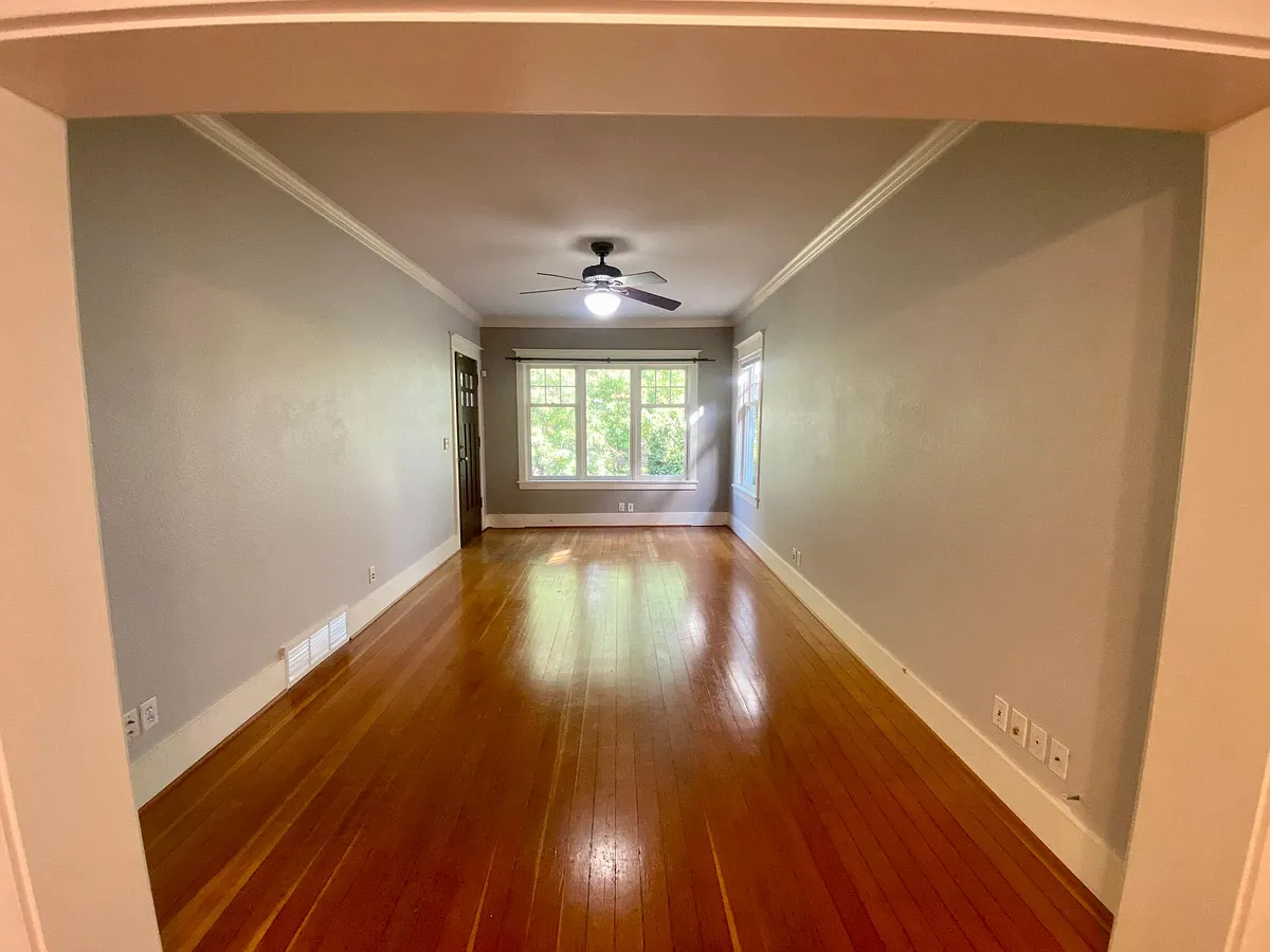 Entry/Living Room - 1947 6th Ave W